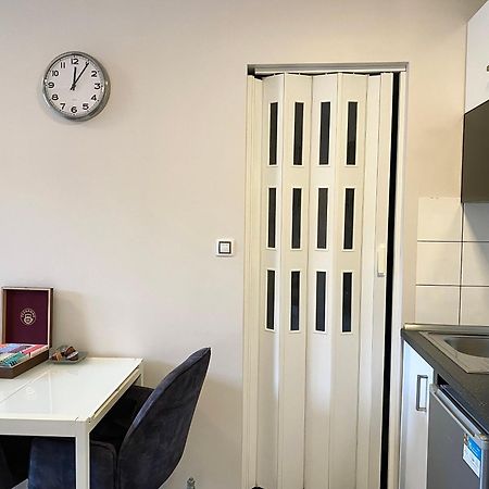 Top Floor Studio With Terrace Praha Bagian luar foto