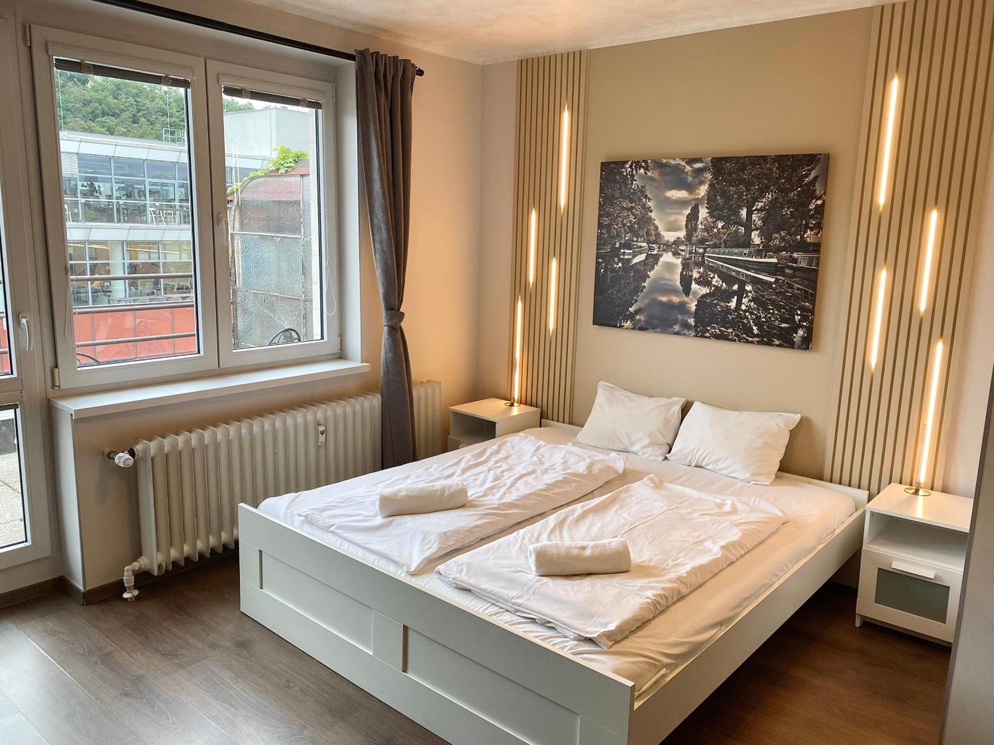 Top Floor Studio With Terrace Praha Bagian luar foto